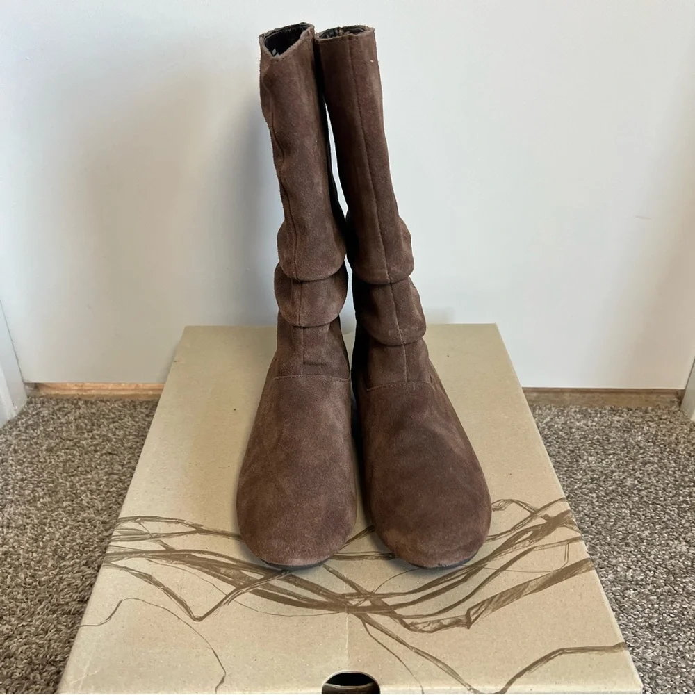 BOC Born Concepts Brown Suede Mid Calf‎ Pull On Boots Bistro style, Size 7